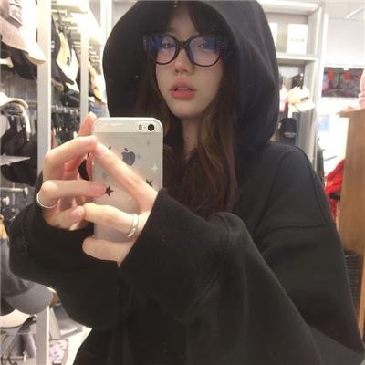 我见过很多天才，他们都叫我老师